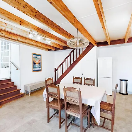 Lovely In Terres-de-haute-charen With Wifi * Terres-de-Haute-Charente