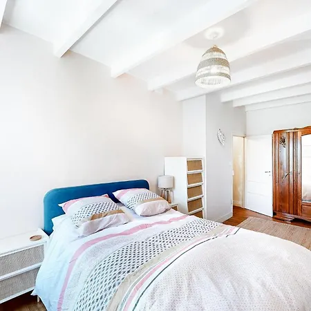 Lovely In Terres-de-haute-charen With Wifi Vakantiehuis Terres-de-Haute-Charente